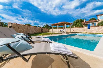 Baderna House for Up to 5 Guests with Private Pool