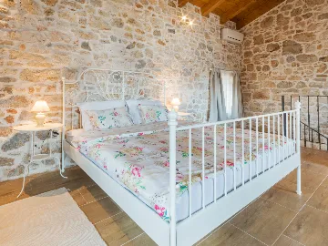 Baderna House for Up to 5 Guests with Private Pool