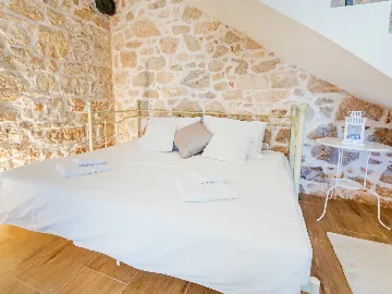 Baderna House for Up to 5 Guests with Private Pool