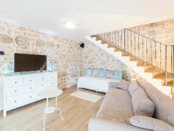 Baderna House for Up to 5 Guests with Private Pool