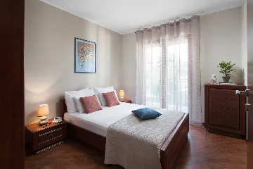 6-Bedroom House in Kršan for Up to 14 Guests