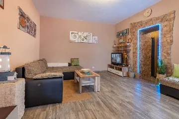 2-Bedroom House with Private Pool in Kršan