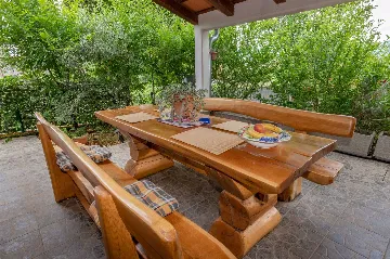 2-Bedroom House with Private Pool in Kršan