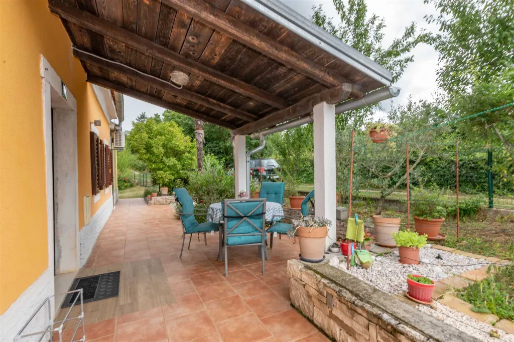 2-Bedroom House with Private Pool in Kršan