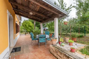 2-Bedroom House with Private Pool in Kršan