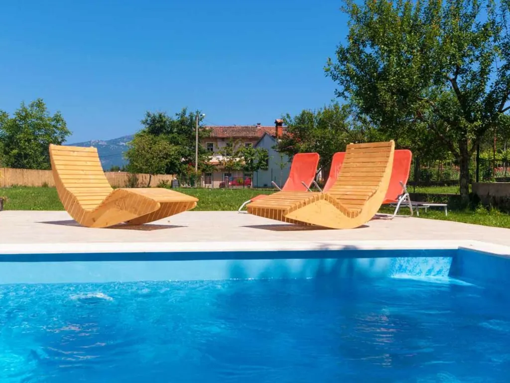 2-Bedroom House with Private Pool in Kršan