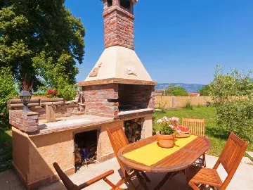 2-Bedroom House with Private Pool in Kršan