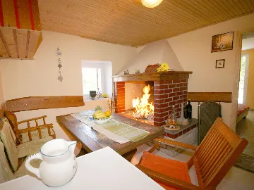 2-Bedroom House with Private Pool in Kršan