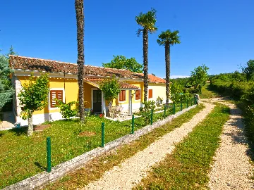 2-Bedroom House with Private Pool in Kršan