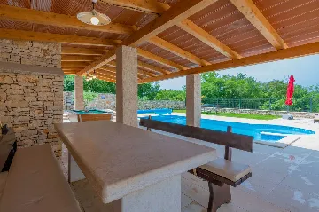 Trget House for Up to 7 Guests with Heated Pool