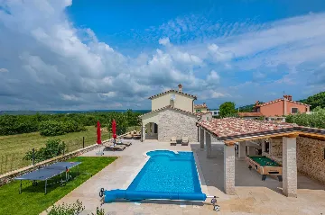 Trget House for Up to 7 Guests with Heated Pool