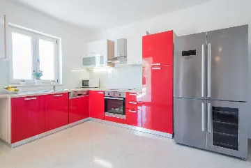 Trget House for Up to 7 Guests with Heated Pool