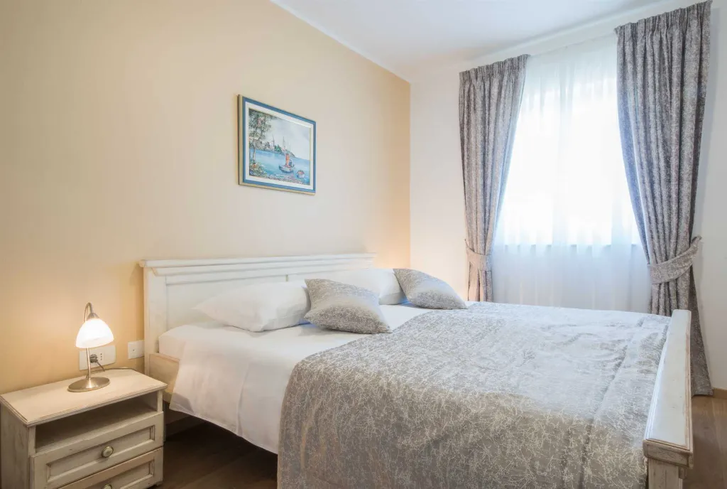 Trget House for Up to 7 Guests with Heated Pool