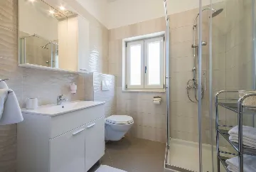 Trget House for Up to 7 Guests with Heated Pool