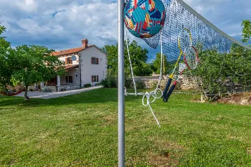 2-Bedroom House in Trget with Private Pool