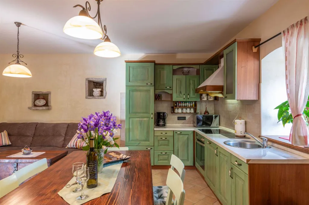 2-Bedroom House in Trget with Private Pool