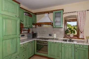 2-Bedroom House in Trget with Private Pool