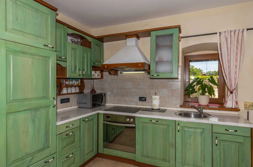 2-Bedroom House in Trget with Private Pool