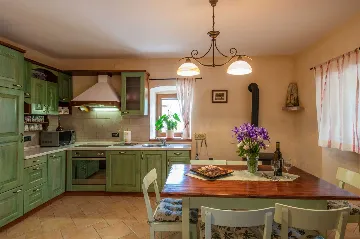 2-Bedroom House in Trget with Private Pool