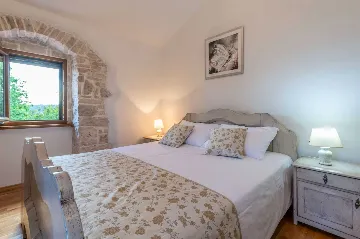 2-Bedroom House in Trget with Private Pool