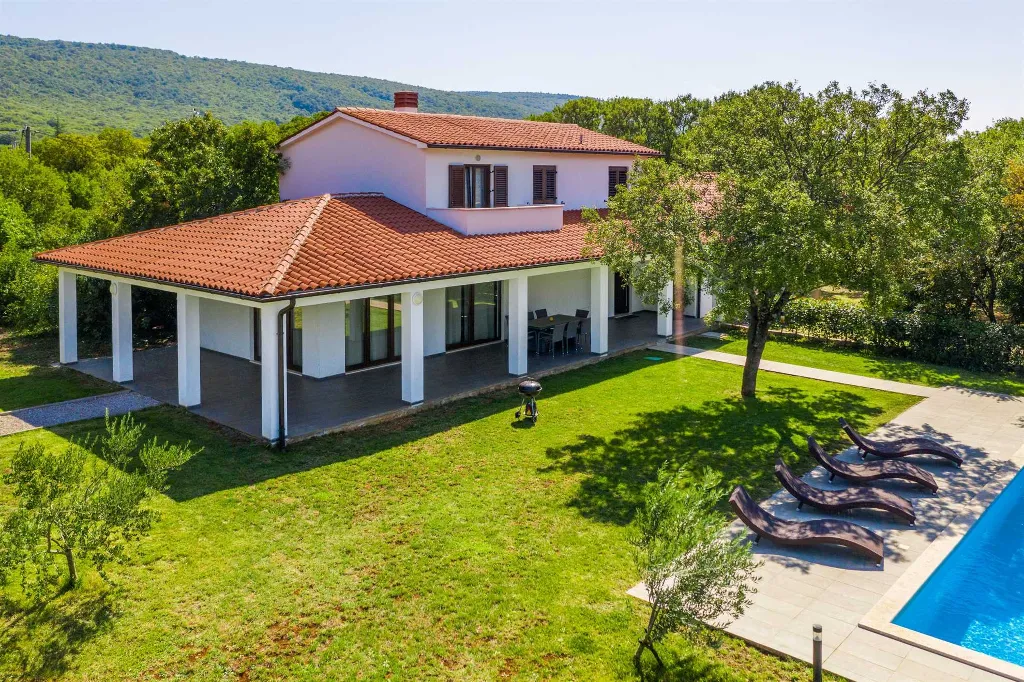 Raša 3-Bedroom Villa with Private Pool