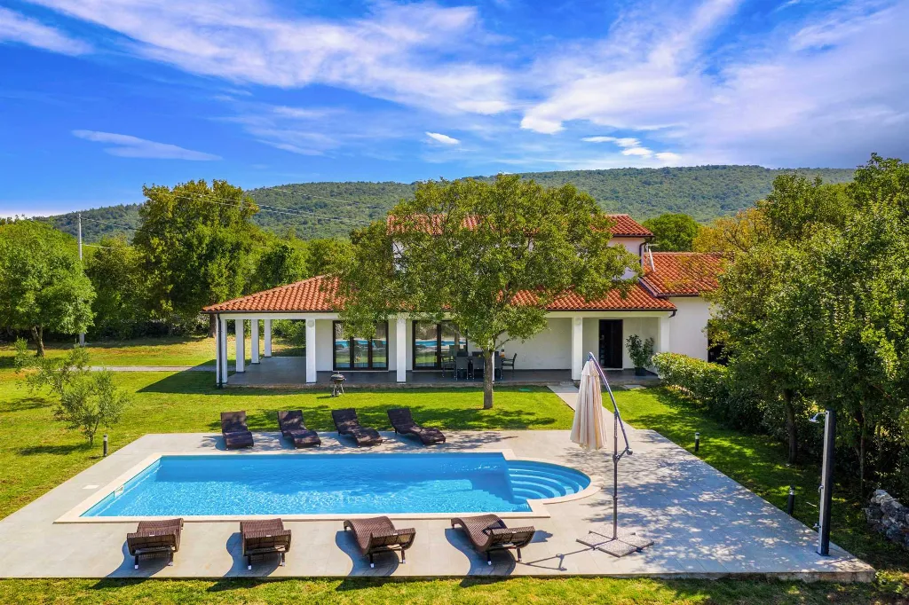 Raša 3-Bedroom Villa with Private Pool