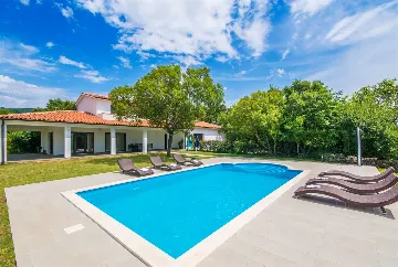 Raša 3-Bedroom Villa with Private Pool