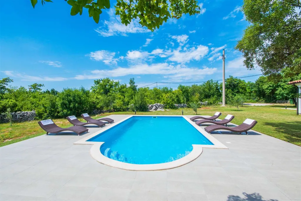 Raša 3-Bedroom Villa with Private Pool