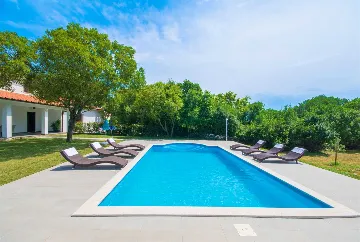 Raša 3-Bedroom Villa with Private Pool