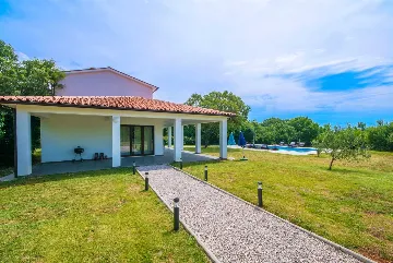 Raša 3-Bedroom Villa with Private Pool