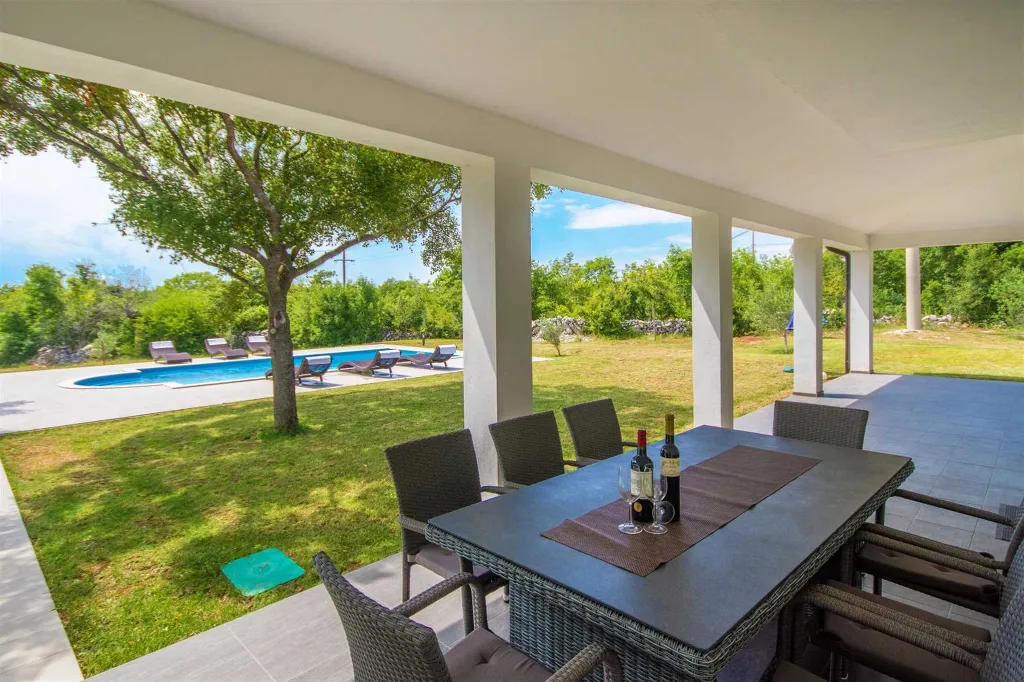 Raša 3-Bedroom Villa with Private Pool