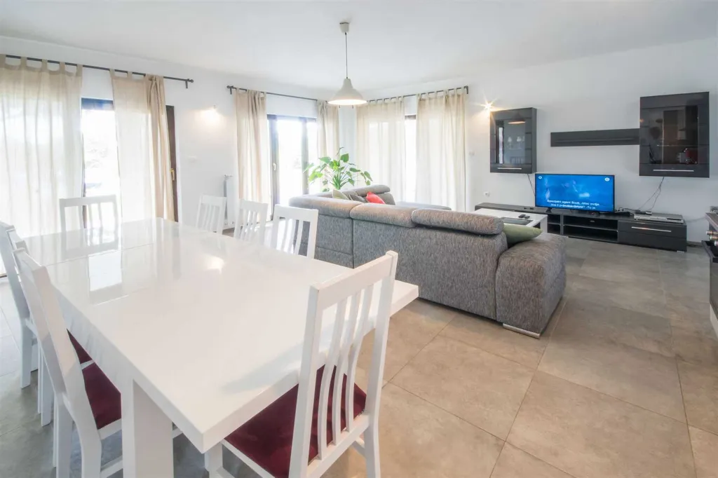 Raša 3-Bedroom Villa with Private Pool