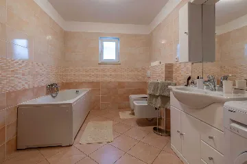 Fenced Pool House in Labin for 6 Guests