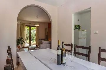 Trget 3-Bedroom House with Private Pool