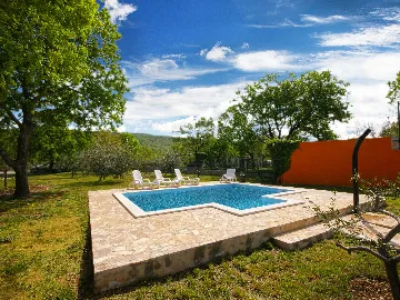 Trget 3-Bedroom House with Private Pool