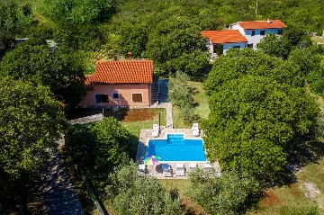 Trget 3-Bedroom House with Private Pool