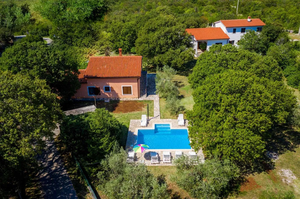 Trget 3-Bedroom House with Private Pool