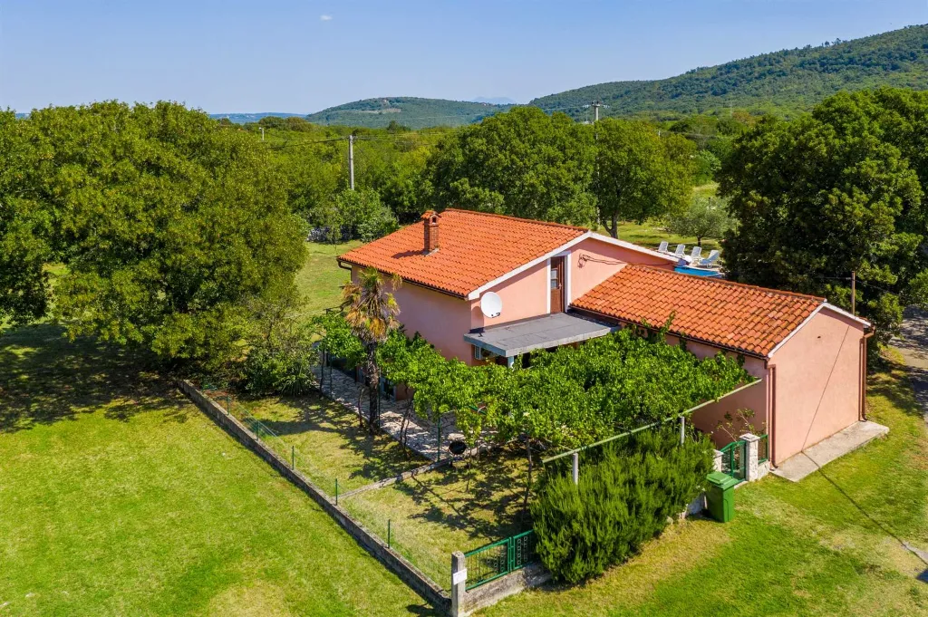 Trget 3-Bedroom House with Private Pool
