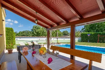 House with Private Pool and Fenced Garden in Svetvinčenat