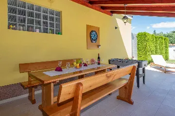 House with Private Pool and Fenced Garden in Svetvinčenat