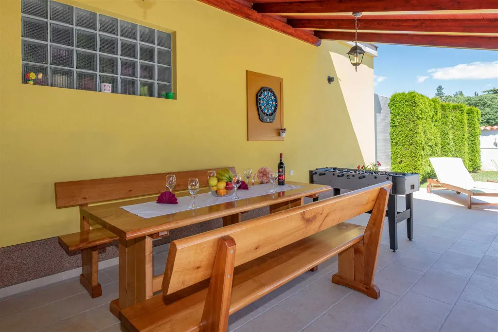 House with Private Pool and Fenced Garden in Svetvinčenat