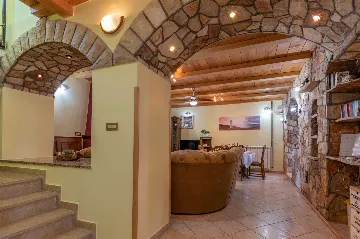 House with Private Pool and Fenced Garden in Svetvinčenat