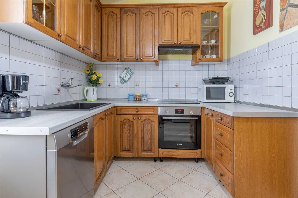 House with Private Pool and Fenced Garden in Svetvinčenat