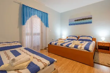 House with Private Pool and Fenced Garden in Svetvinčenat