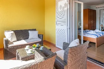 House with Private Pool and Fenced Garden in Svetvinčenat