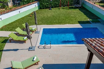House with Private Pool and Fenced Garden in Svetvinčenat