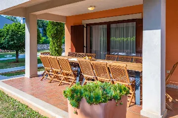 7-Bedroom House in Nedešćina for up to 15