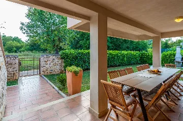 7-Bedroom House in Nedešćina for up to 15