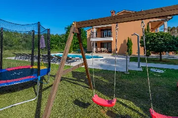 7-Bedroom House in Nedešćina for up to 15