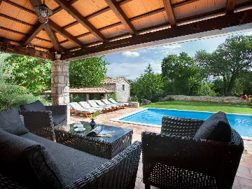 5-Bedroom Villa in Labin with Private Pool